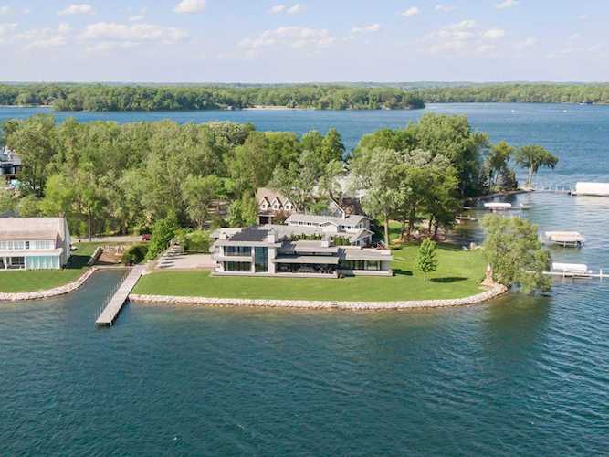 275 Lakeview Avenue Tonka Bay, MN 55331