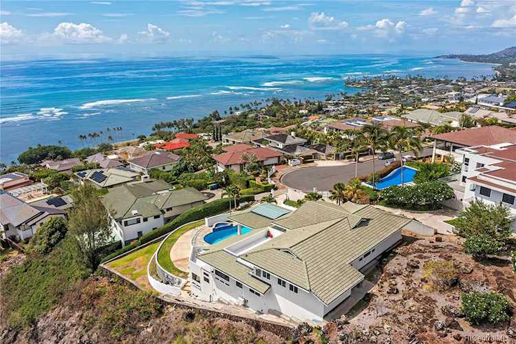410 Lelekepue Place Honolulu, HI 96821 | MLS 202220837 Photo 1