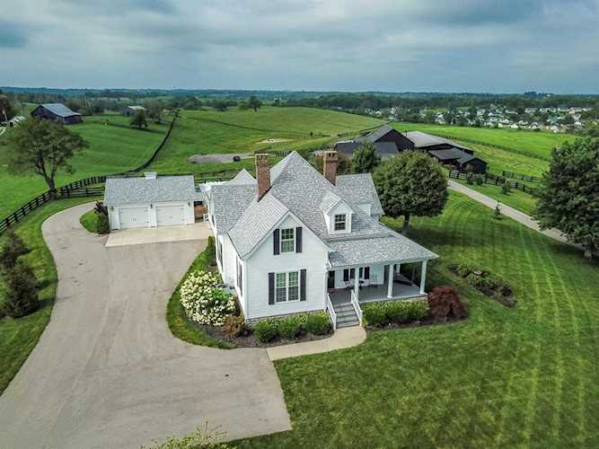 1305 Irvine Rd Winchester, KY 40391