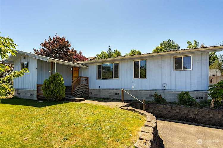 1553 SW Pacific Ave Chehalis, WA 98532