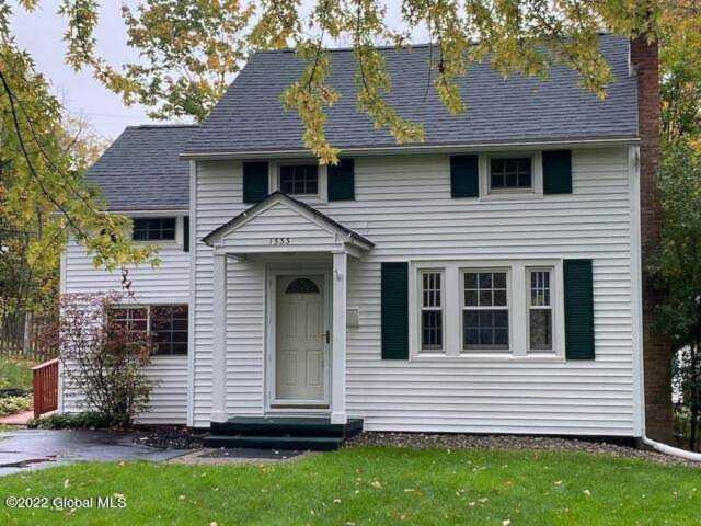 1533 Grenoside Ave Niskayuna, NY 12309
