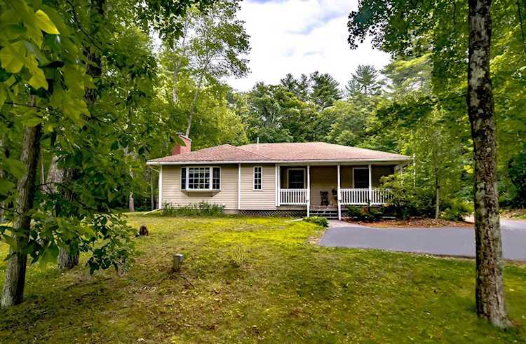 300 Liberty Hill Rd Bedford, NH 03110 | MLS 4922773 Photo 1