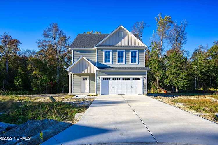 212 Gillespie Drive Hubert, NC 28539