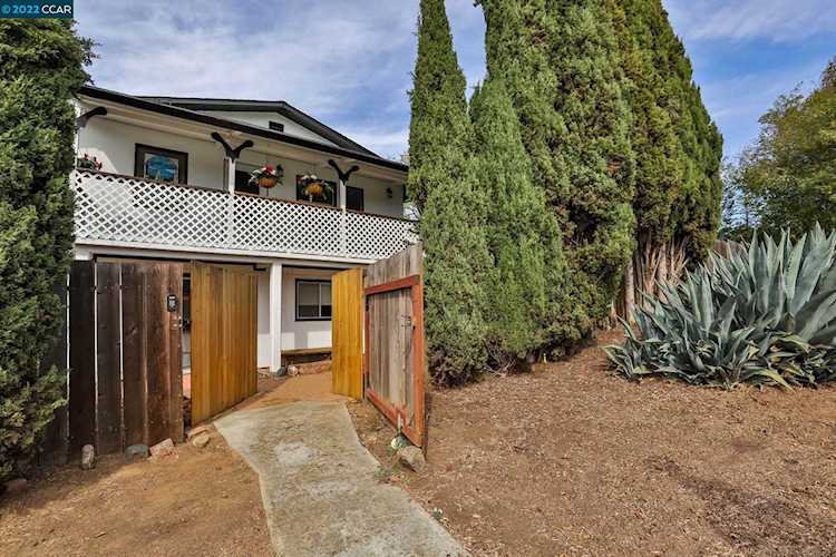 1325 E 4th St Benicia, CA 94510