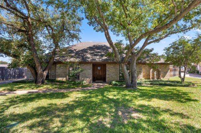 4817 Willow Run Court Fort Worth, TX 76132