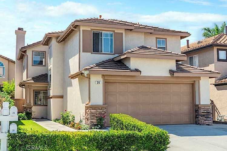 26 Lunette Ave Lake Forest, CA 92610 | MLS OC22224733 Photo 1