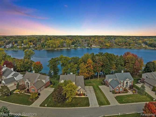 201 Franklin Wright, Lake Orion, MI 48362 in The Shores Of Long Lake|Oakland MLS# 60155369 Photo 1