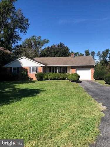 32 W Walnut St Magnolia, DE 19962