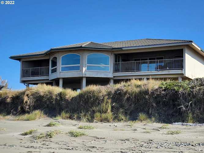 30555 Sandy DR Gold Beach, OR 97444