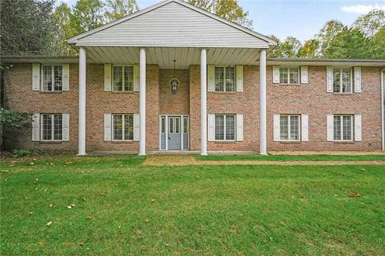 49 Fawn Reading, PA 19607