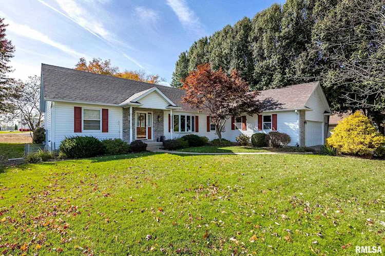 204 Lake View Ct Colona, IL 61241