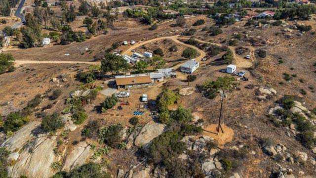 15031 Highland Valley Dr Escondido, CA 92025