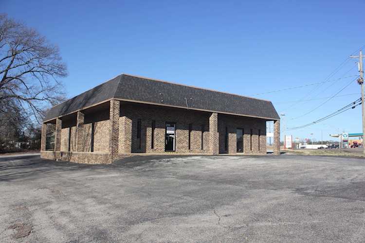 2911 East End Dr Humboldt, TN 38343