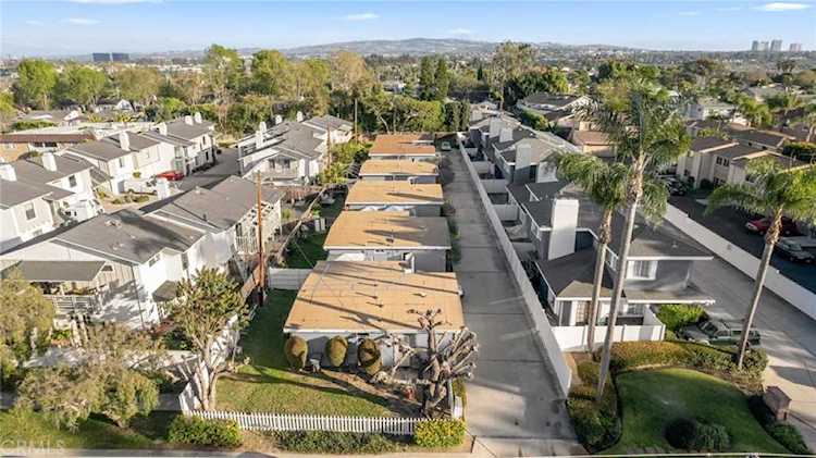 2658 Santa Ana Ave Costa Mesa, CA 92627 | MLS LG22030792 Photo 1