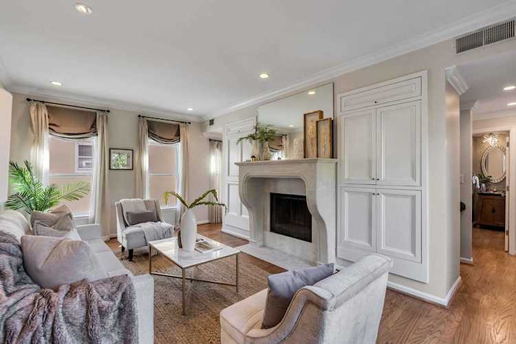 169 King St Charleston, SC 29401