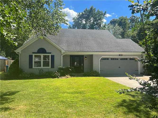 1801 Chestwood Dr Virginia Beach, VA 23453 home for sale, MLS#10461375 - Crescas Real Estate Photo 1