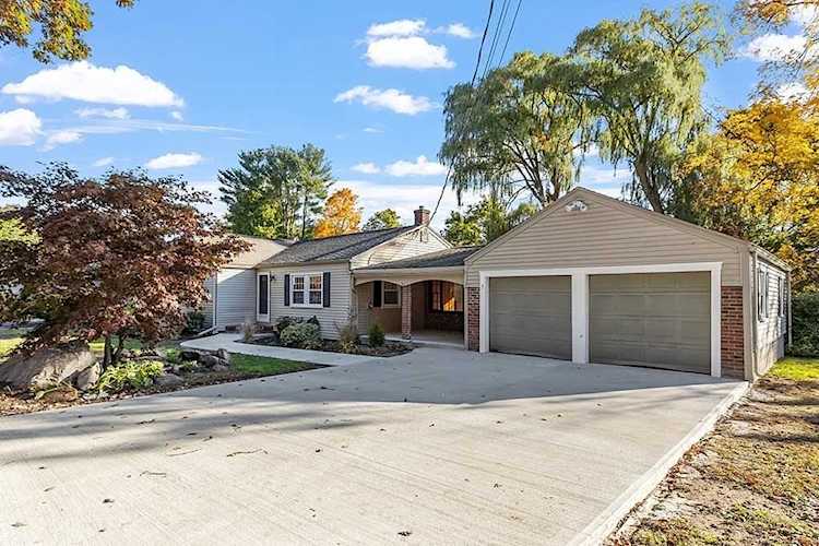 3 Oakland Rd Danvers, MA 01923