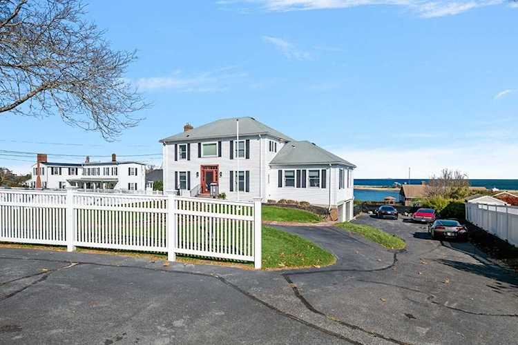 82 Warren Ave Plymouth, MA 02360