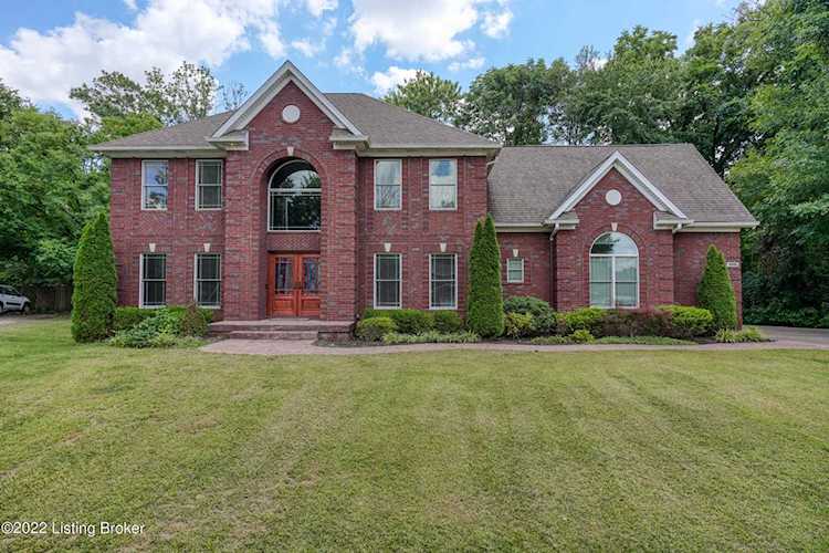9200 Axminster Dr Louisville, KY 40299 | MLS 1624695 Photo 1