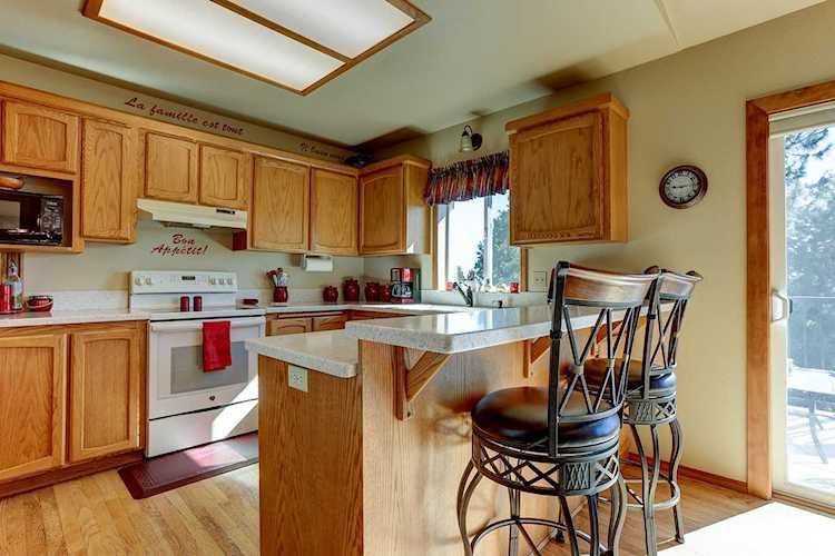 2955 NE Lotno Dr Bend, OR 97701 | MLS 220150045 Photo 1