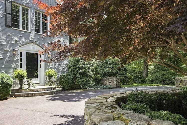 33 Essex Street Hamilton, MA 01982