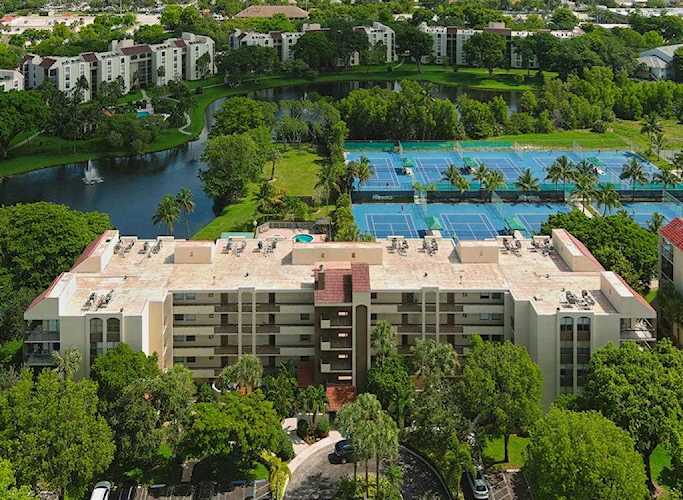 955 Egret Circle #309 Delray Beach, FL 33444