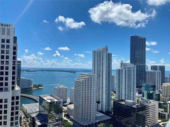 68 SE 6th St #3603 Miami, FL 33131