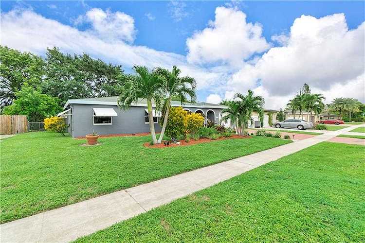 4871 Alfresco St Boca Raton, FL 33428