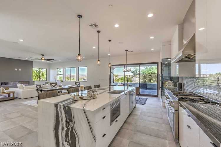 10 Camino La Venta Ct Henderson, NV 89011