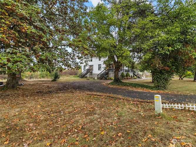 353 SW Riverside Dr Chehalis, WA 98532
