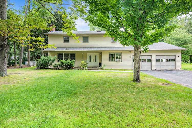 Bean Group | 262 Richmond Dr Shelburne 05482 VT | home for sale Photo 1