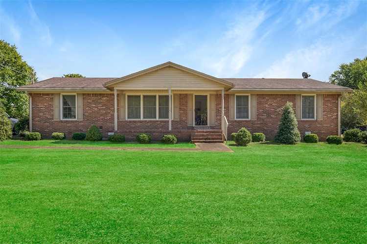 222 Center Street Russellville, KY 42276