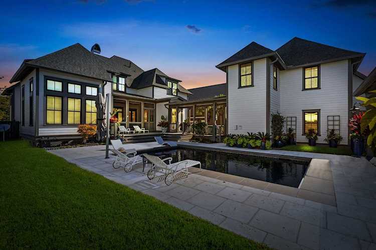 384 Lesesne St Daniel Island, SC 29492