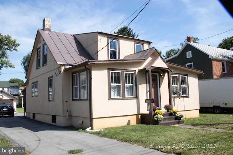 1006 Jefferson Ave Charles Town, WV 25414 | MLS WVJF2005454 Photo 1