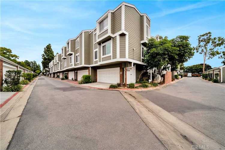 805 Grayling Bay #46 Costa Mesa, CA 92626