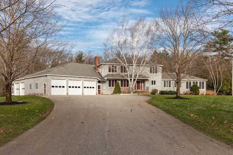 6 Drake Dr Greenland, NH 03840