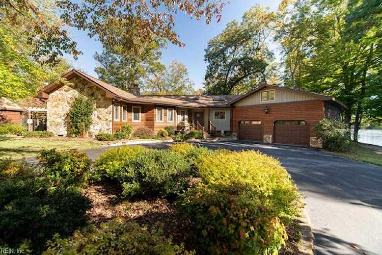 2640 Lake Cohoon Rd Suffolk, VA 23434 home for sale, MLS#10461992 - Crescas Real Estate Photo 1