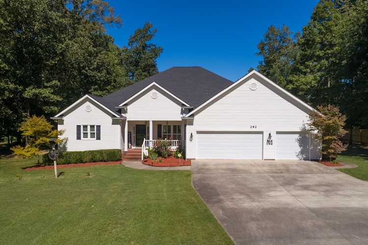 262 Oak Place Dr Smithville, TN 37166