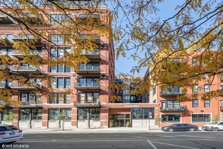 226 N Clinton St #202 Chicago, IL 60661