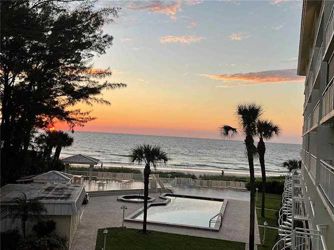 2504 Gulf Blvd #202 Indian Rocks Beach, FL 33785