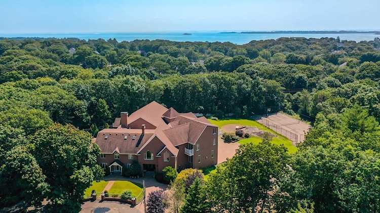 90 Mountwood Rd Swampscott, MA 01907