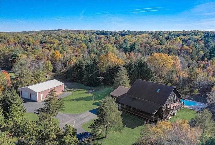 N3221A Hooker Rd Poynette, WI 53955