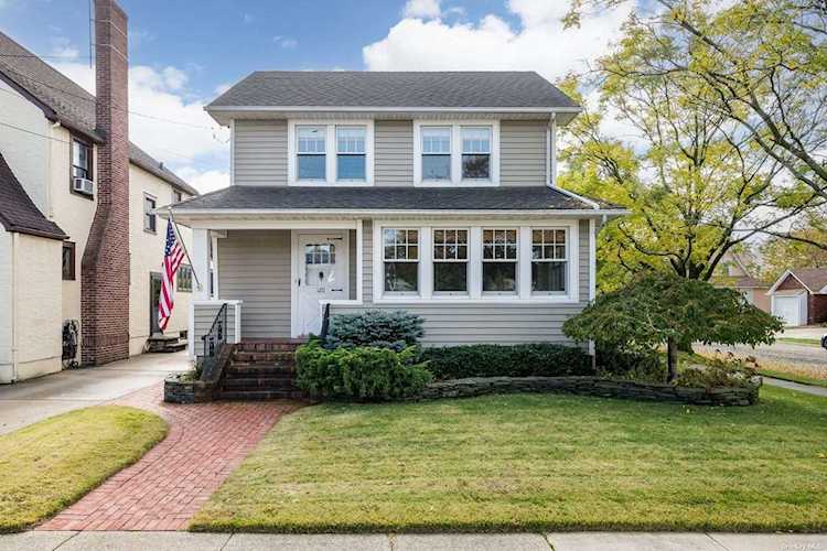 120 E Argyle Street Valley Stream, NY 11580