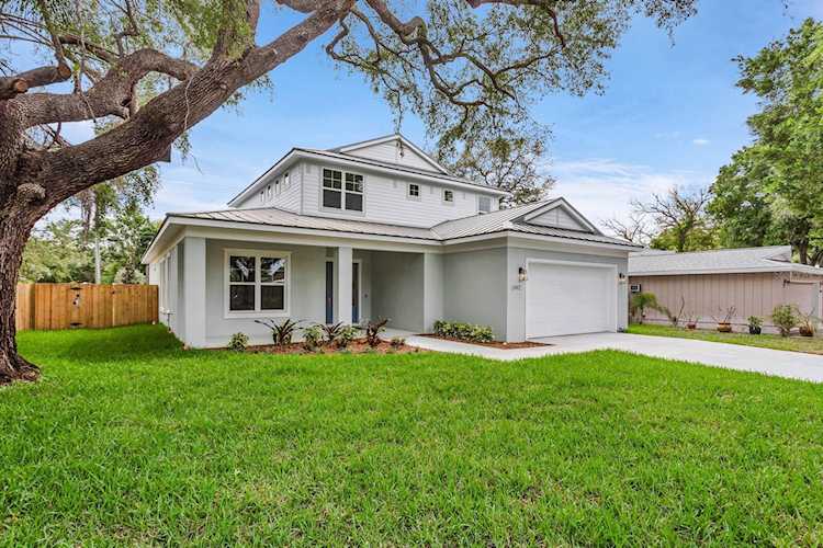 2492 S Milmar Dr Sarasota, FL 34237