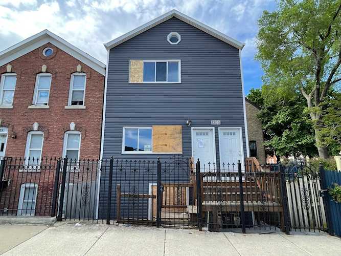 1355 W 16th St Chicago, IL 60608