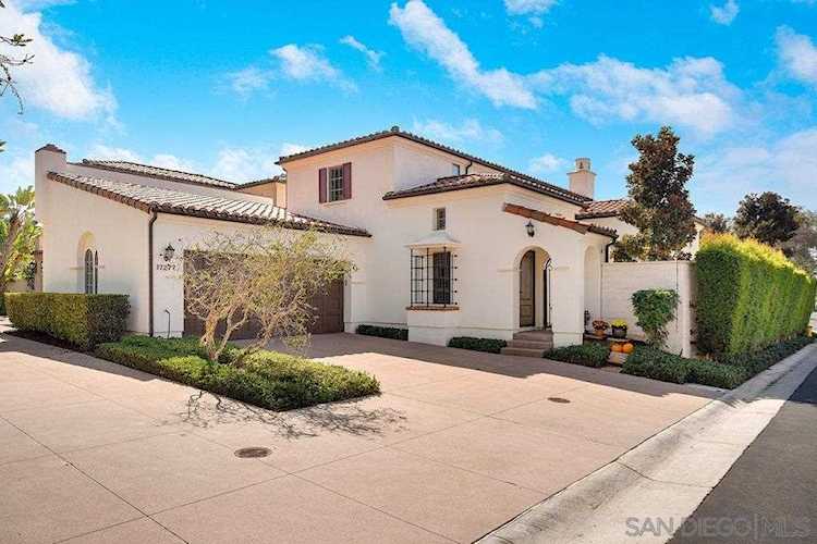 17277 Turf Club Dr San Diego, CA 92127