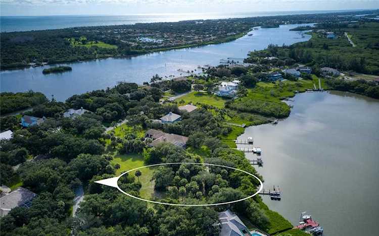 2545 Riverview Ct Vero Beach, FL 32963