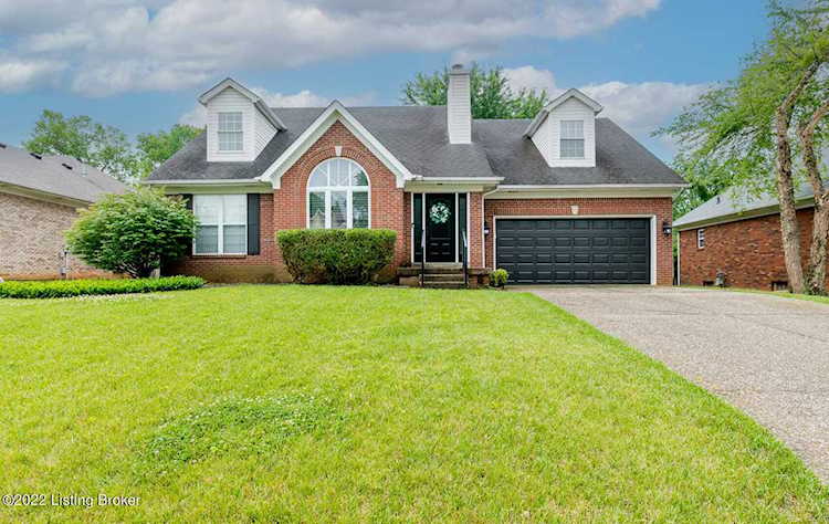 2208 Mahan Dr Louisville, KY 40299 | MLS 1614669 Photo 1