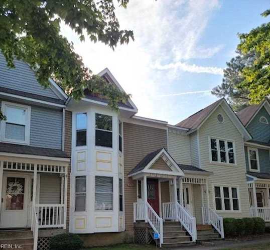 1090 Palmerton Dr Newport News, VA 23602 home for sale, MLS#10456458 - Crescas Real Estate Photo 1