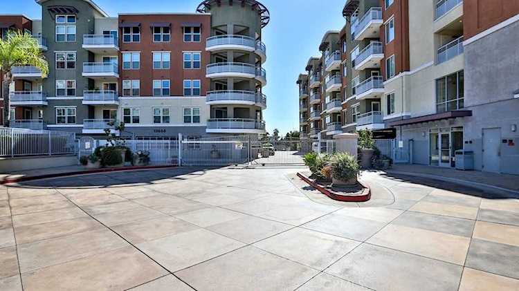 12688 Chapman Avenue #3412 Garden Grove, CA 92840